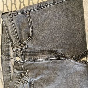 Levis 519